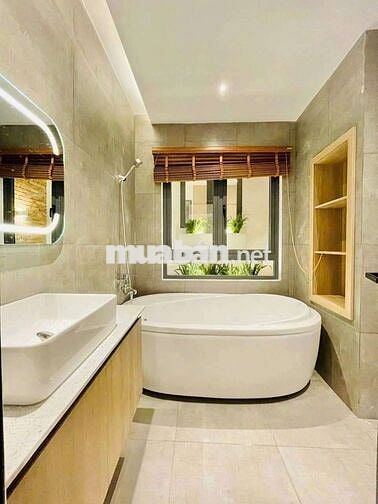 Cho thuê nguyên căn siêu phẩm, sẵn nội thất, Đg Nguyễn Văn Khối P8 GV