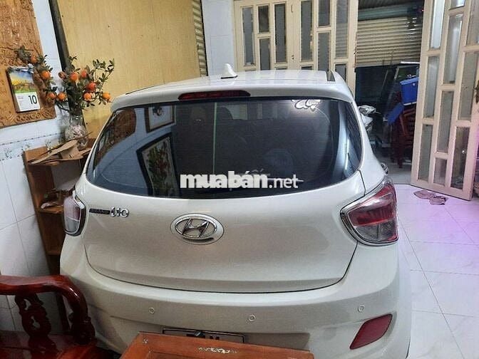 Hyundai Grand i10 Trắng Số sàn 5 chỗ