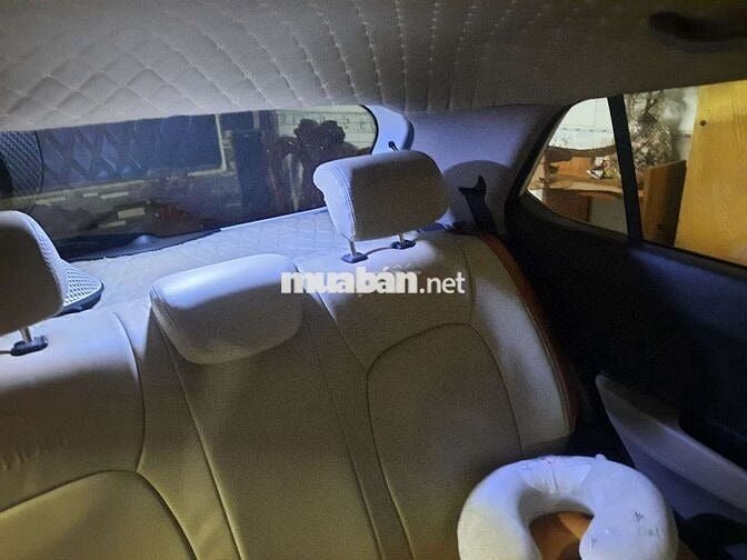 Hyundai Grand i10 Trắng Số sàn 5 chỗ