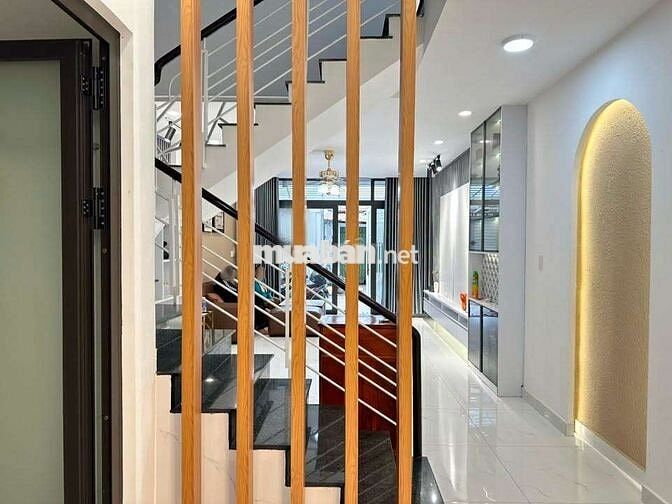 Cho thuê nguyên căn Siêu Phẩm, sẵn nội thất, Phạm Văn Chiêu P9 Gò vấp