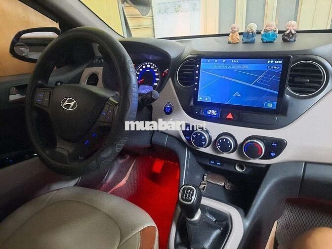 Hyundai Grand i10 Trắng Số sàn 5 chỗ