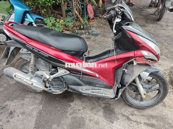 Honda Air Blade Đỏ Hư hỏng