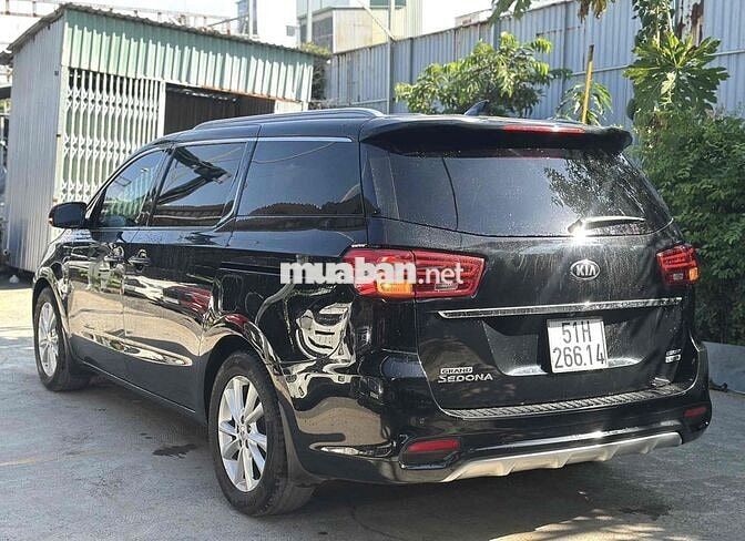 Kia Sedona Luxury 2.2D 2020 85000km Đen