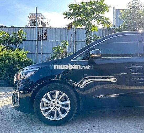 Kia Sedona Luxury 2.2D 2020 85000km Đen