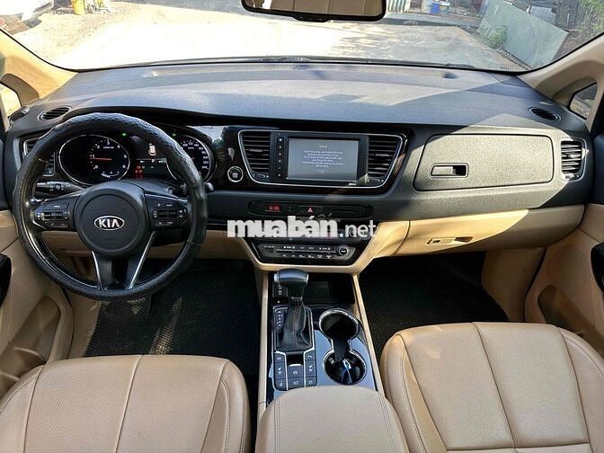 Kia Sedona Luxury 2.2D 2020 85000km Đen