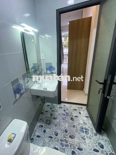 Cho thuê nguyên tầng p hoà hưng q10 có sân thượng