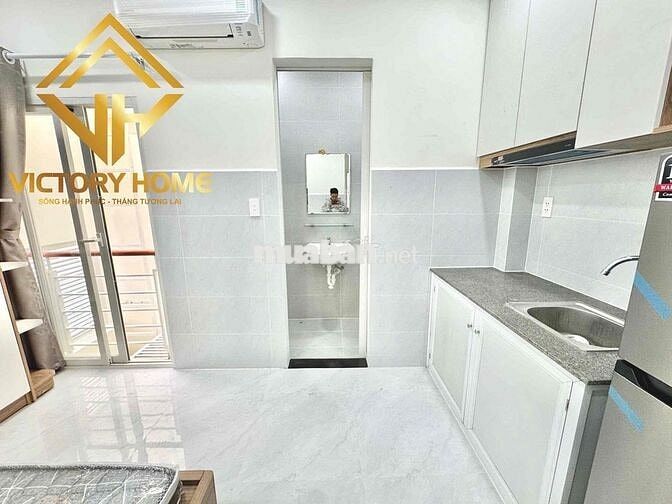 STUDIO BAN CÔNG FULL NỘI THẤT GẦN Q1