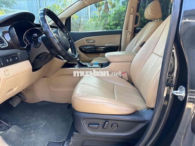 Kia Sedona Luxury 2.2D 2020 85000km Đen
