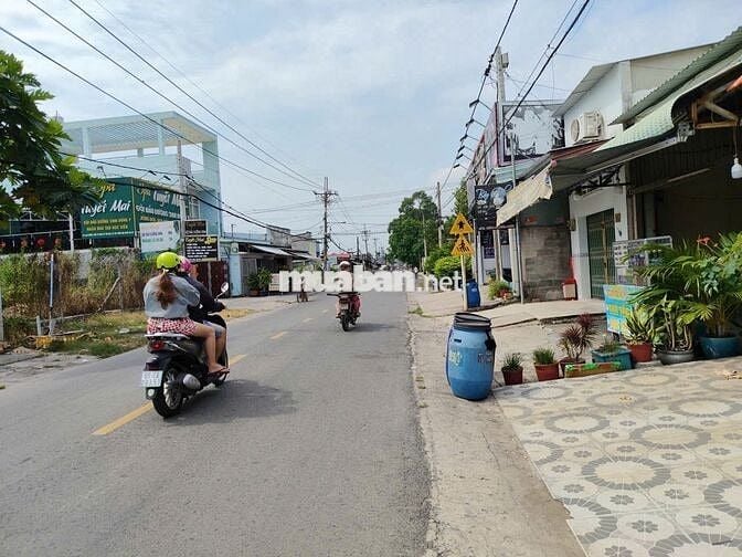 Bán Lô Đất 200m2 Gần Ngã Tư An Bình Giá Chỉ 600tr, Sổ Hồng Riêng