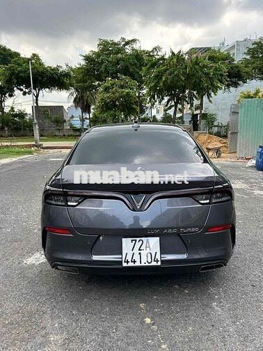 VinFast Lux A2.0 Plus 2020 Xám Tự động