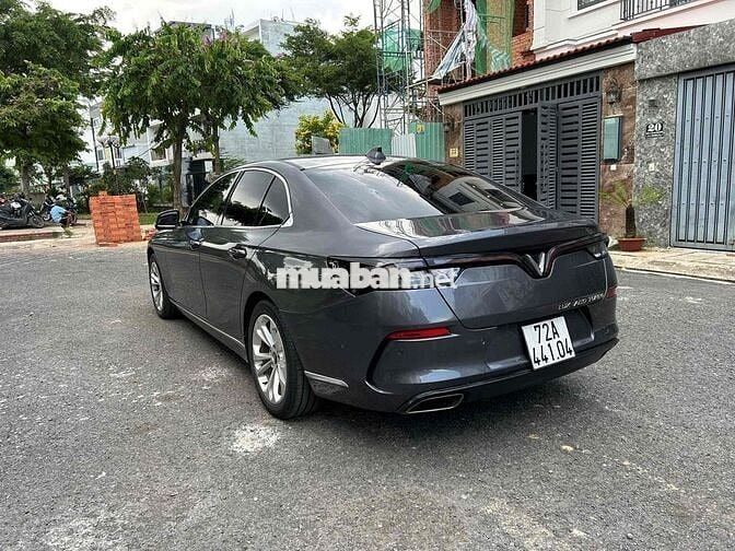 VinFast Lux A2.0 Plus 2020 Xám Tự động