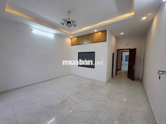 nhà mặt tiền cho thuê ở hoặc làm vp ....
