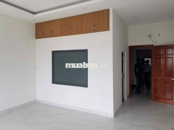 nhà mặt tiền cho thuê ở hoặc làm vp ....