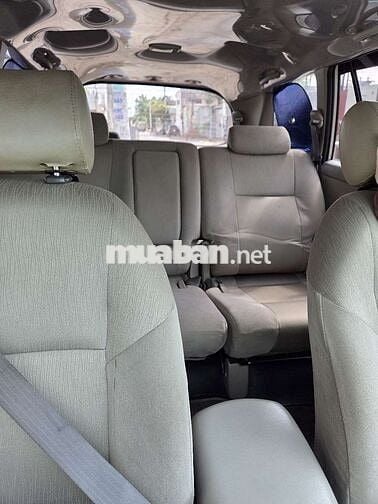 Toyota Innova E Vàng cát Số sàn