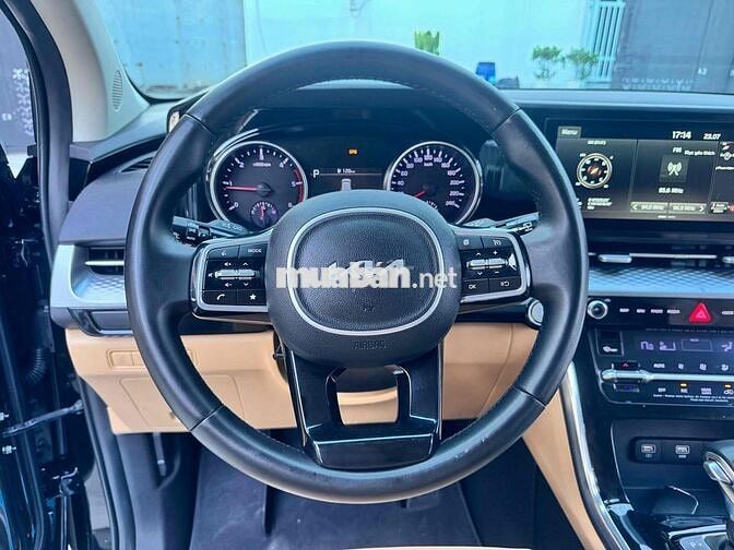 Kia Carnival 8 chỗ Tự động Xăng Đen
