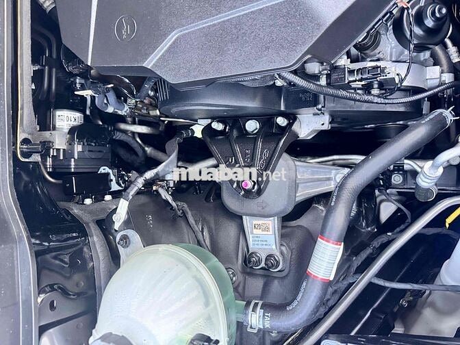 Kia Carnival 8 chỗ Tự động Xăng Đen
