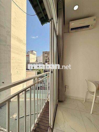 Cho thuê phòng trọ balcony mới 100% ngay ĐH Văn Lang - chợ Bà Chiểu