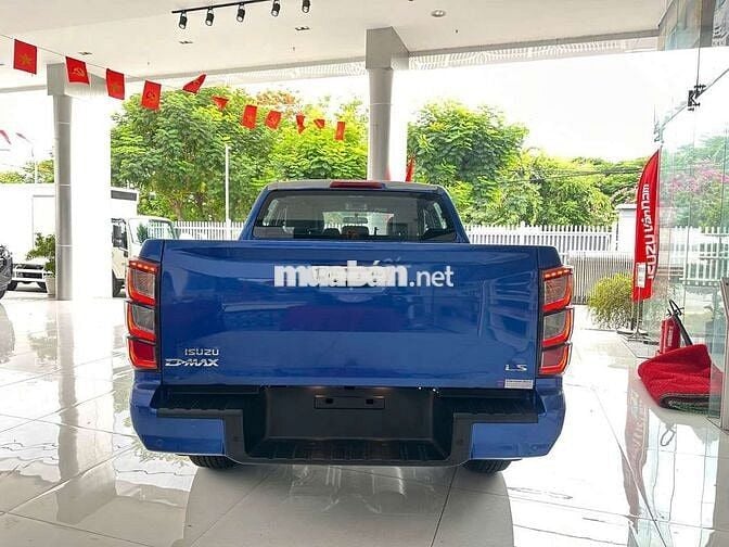 Isuzu D-Max 1 cầu tự động cao cấp 1 xe ***