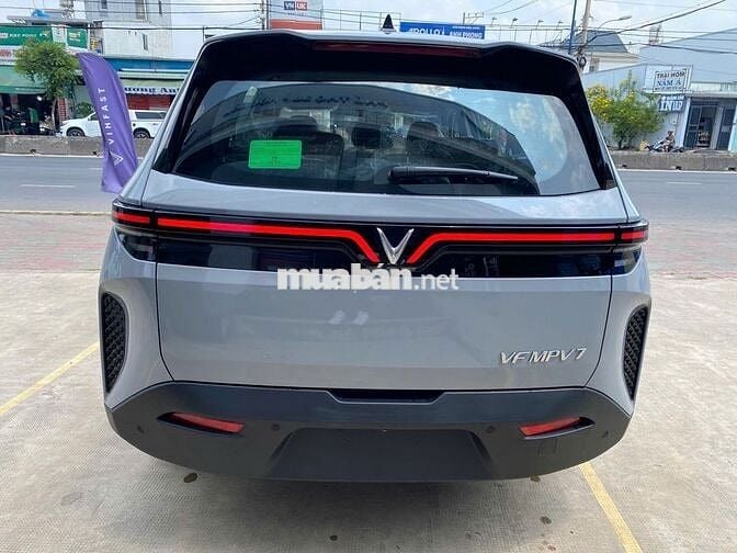 VinFast VF MPV7 trả trước chỉ từ 31