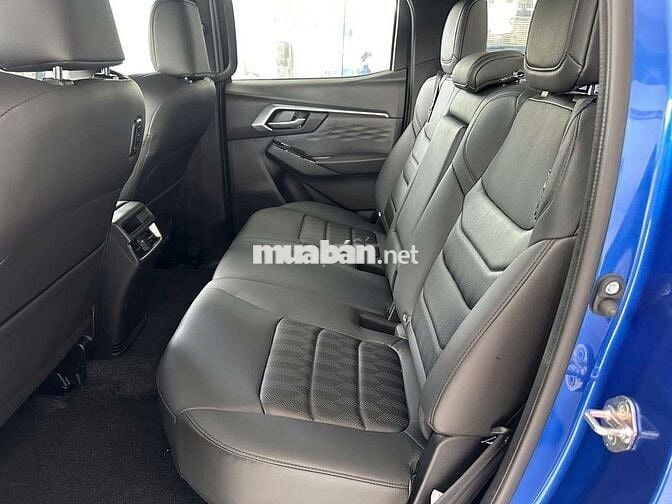 Isuzu D-Max 1 cầu tự động cao cấp 1 xe ***
