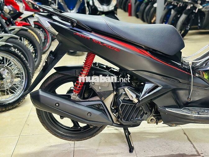 XE MÁY THỊNH PHÁT-AIR BLADE 125 ĐEN ĐỎ BIỂN HÀ NỘI