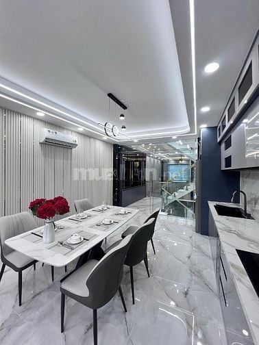 Nhà mới Thạnh Xuân 25. DT: 4.40 x 18.25m. Giá: 7 tỷ
