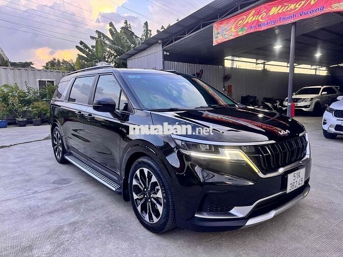 Kia Carnival 8 chỗ Tự động Xăng Đen