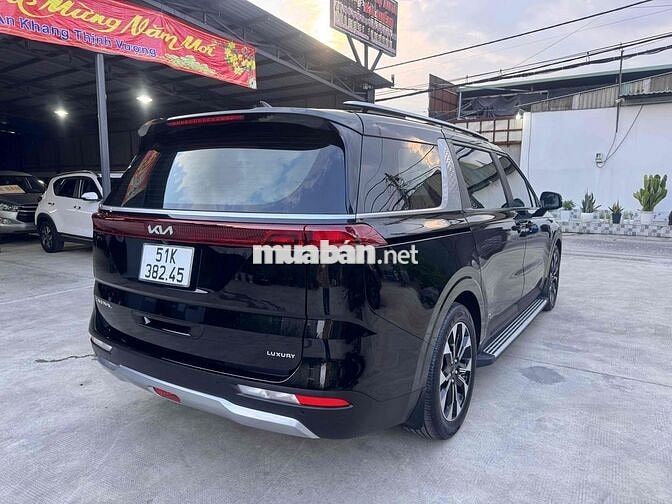 Kia Carnival 8 chỗ Tự động Xăng Đen