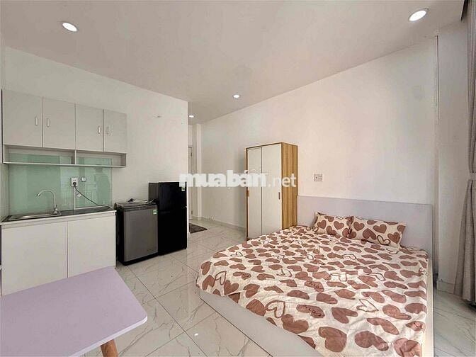 Cho thuê phòng trọ balcony mới 100% ngay ĐH Văn Lang - chợ Bà Chiểu