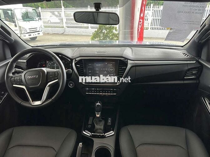 Isuzu D-Max 1 cầu tự động cao cấp 1 xe ***