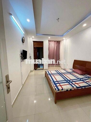 nhà nc mới đẹp full nội thất tr 2 lầu 2pn 3vs cao thắng P2 Q3