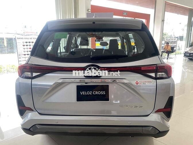 VELOZ CROSS TOP - GIAO NGAY - GIÁ CẠNH TRANH