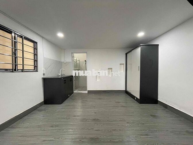 Phòng Q12 , Đối Diện CVPM, Gác máy lạnh, rộng 30m2