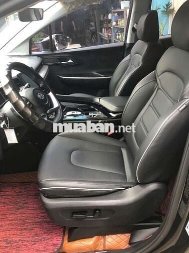 Hyundai Custin 2024 Đen