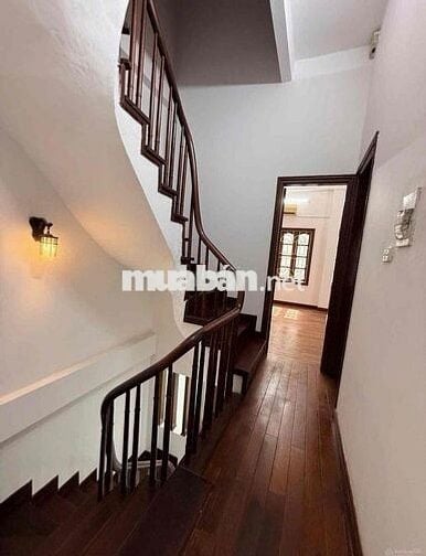 Cho thuê nguyên căn ngõ 373 An Dương Vương Tây Hồ 3Tx4N 16 triệu.