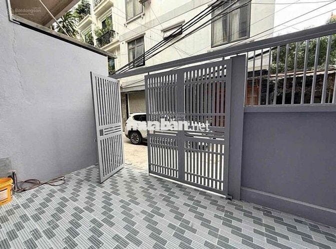 Cho thuê nguyên căn ngõ 373 An Dương Vương Tây Hồ 3Tx4N 16 triệu.