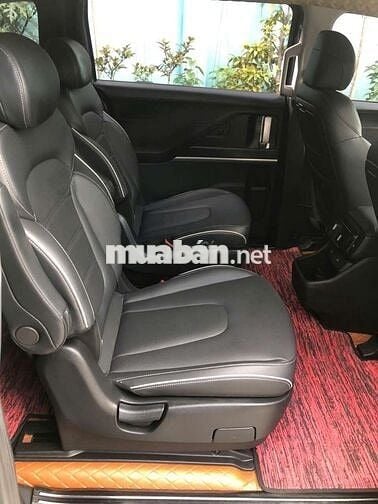 Hyundai Custin 2024 Đen