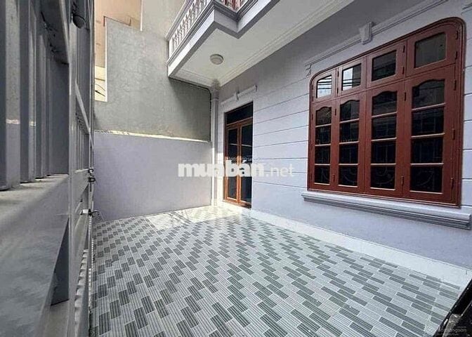 Cho thuê nguyên căn ngõ 373 An Dương Vương Tây Hồ 3Tx4N 16 triệu.