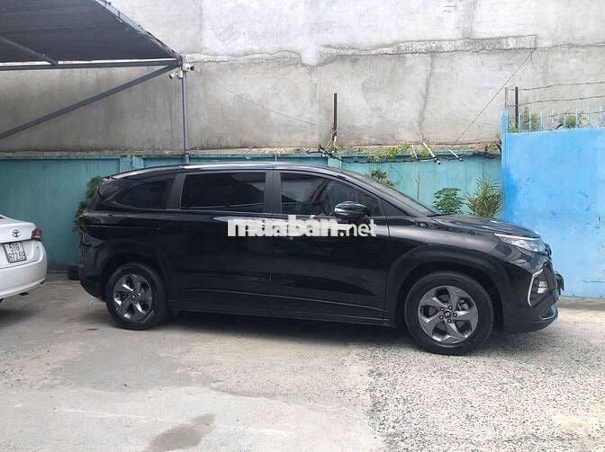 Hyundai Custin 2024 Đen