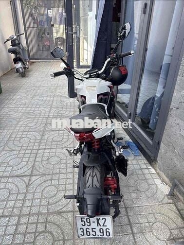 Xe moto tay côn Trắng 1500km