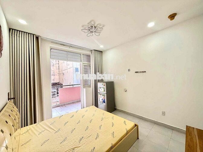 Cho Thuê Căn Hộ Ban Công Full NT Chỉ Tính Điện Nước Gần Chợ Bến Thành