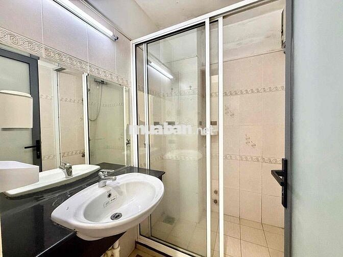 Cho Thuê Căn Hộ Ban Công Full NT Chỉ Tính Điện Nước Gần Chợ Bến Thành
