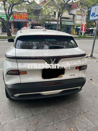 VinFast VF6 2024 Trắng 15.4000 km