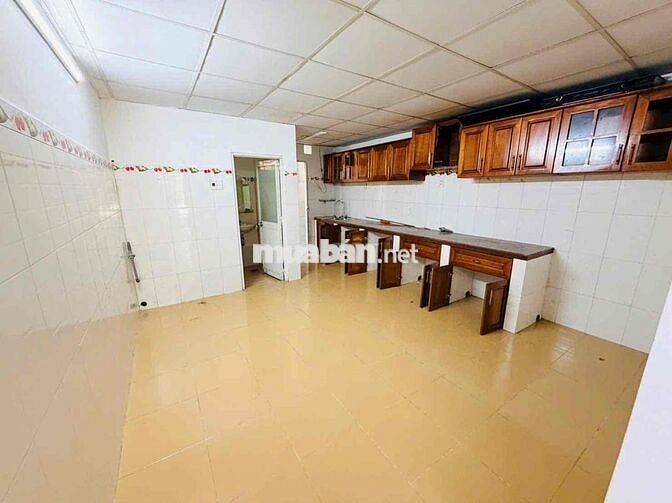 cho thuê nhà nguyên căn mặt tiền chợ tiện kinh doanh p10 q6