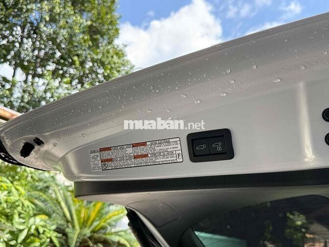 Toyota Cross 1.8V 2023 Trắng Ngọc Trai 19.000km