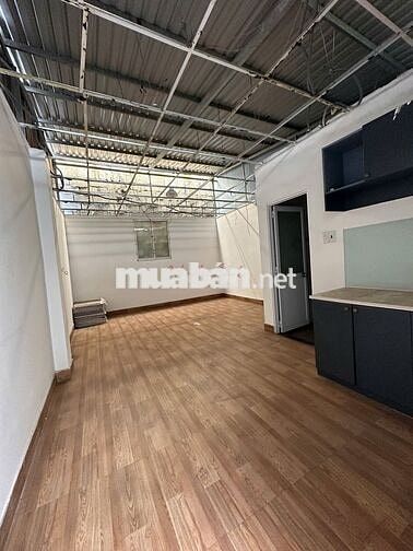 Nhà mới - MT Thủ Khoa Huân Q1 2 lầu giá chỉ 1xx. Khu khách sạn bao vây