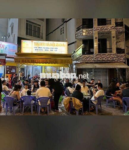 Tuyển phục vụ lương cao