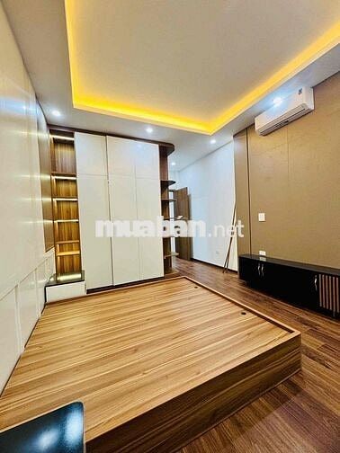 - GIA CHỦ CẦN TIỀN NHỜ BÁN GẤP CĂN NHÀ 4 TẦNG ,THANG MÁY NHẬP KHẨU, NẰ