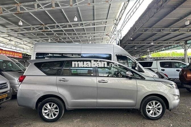Toyota Innova 2.0E MT 2019 Số sàn Bạc