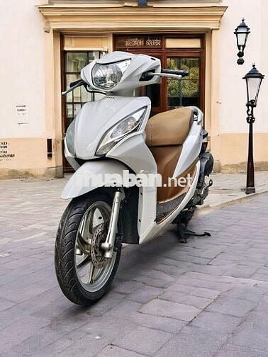 Honda Vision 2024 Trắng Xăng